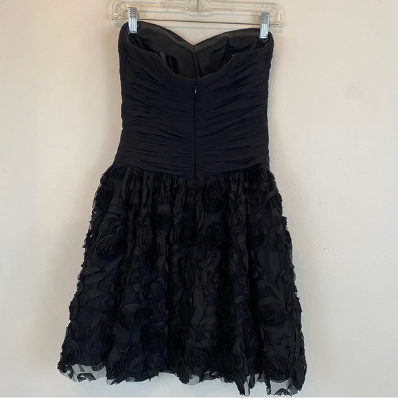 MONIQUE LHUILLIER MONIQUE LHUILLIER - Picture 3 of 6